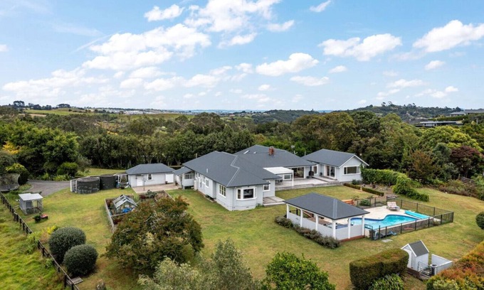 Whitford House | Countryside Haven Retreat with Pool and Deck