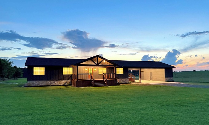 Larue House | Countryside Retreat - Come Relax, Unwind & Cast a Line