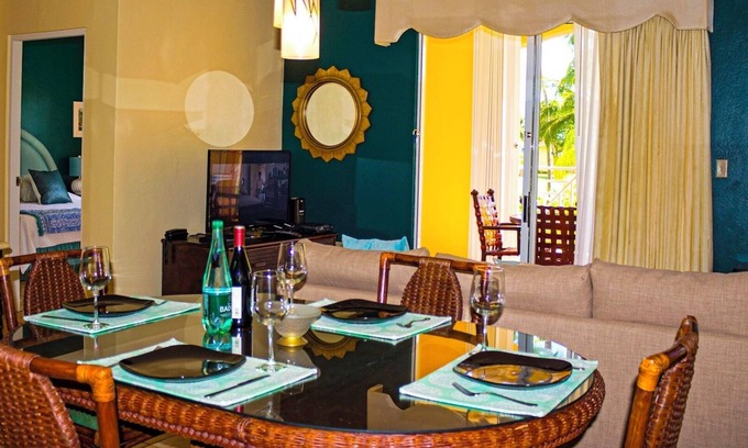 Candelero Abajo Apartment | Couple Escape, Spacious, Close to Dining, Tennis, Poolside, & Near to Beach