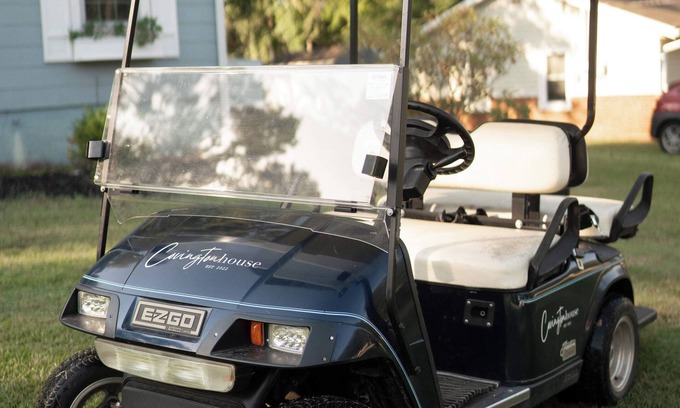 Covington House | Couple Getaway ~ Golf Cart ~ Under a Mile from the Covington Square