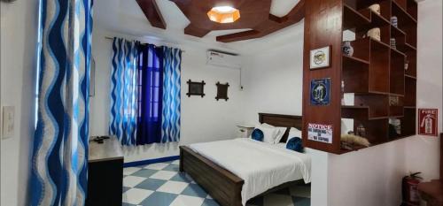 Bolinao House | Couple room in Bolinao's G-Point Resort
