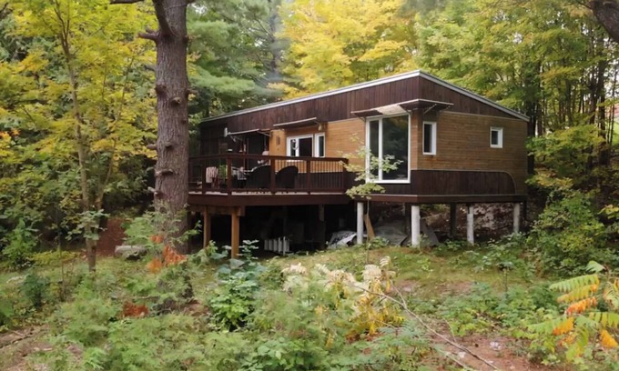 Arden Cottage | Couple's Lakehouse Hideaway with Hot Tub and Sauna