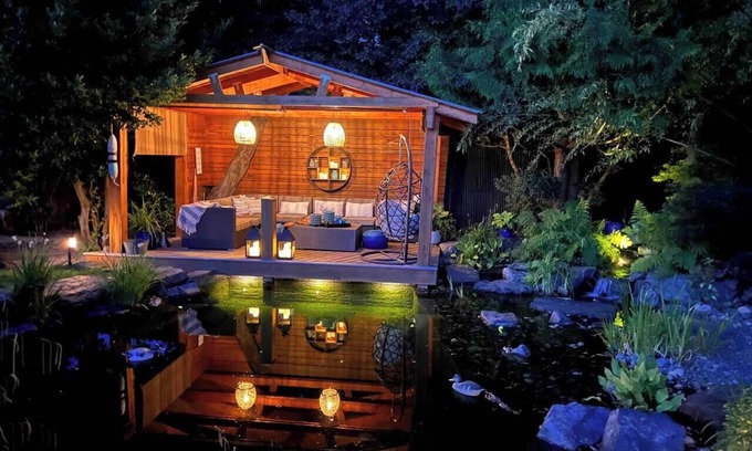 Saanich East House | Couple's Oasis @ Horner Park