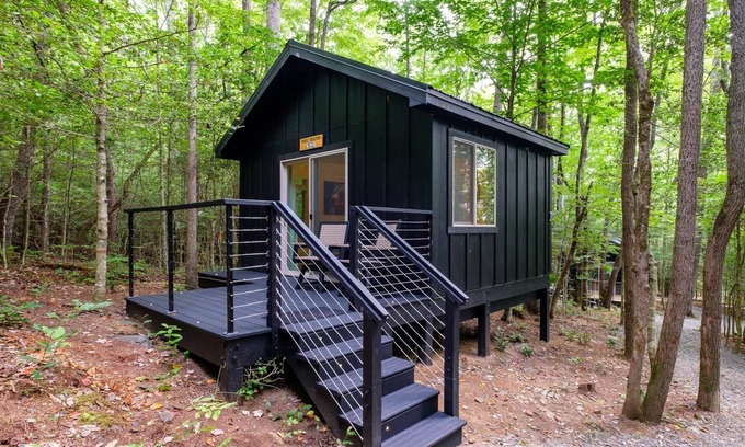 Balsam Grove Cabin | Couples’ Glamping Cabin - Bearly Behaving