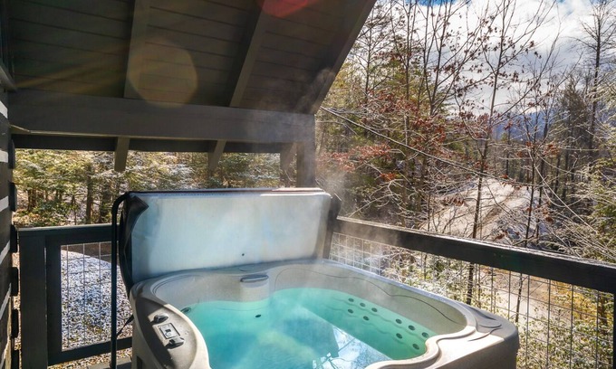 Pittman Center Cabin | Couples Perfect Retreat, Private, Hot Tub, Rustic and Modern