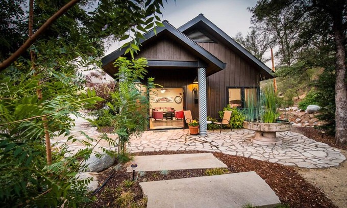 Three Rivers Apartment | Couples Retreat at The Annex Suite w/River Access - 7 Minutes to the Sequoia's!