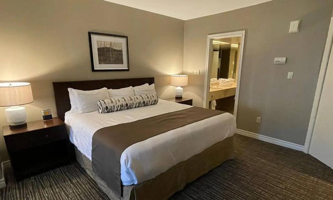 Oro-Medonte Apartment | Couples Retreat! Beautiful studio minutes from spa