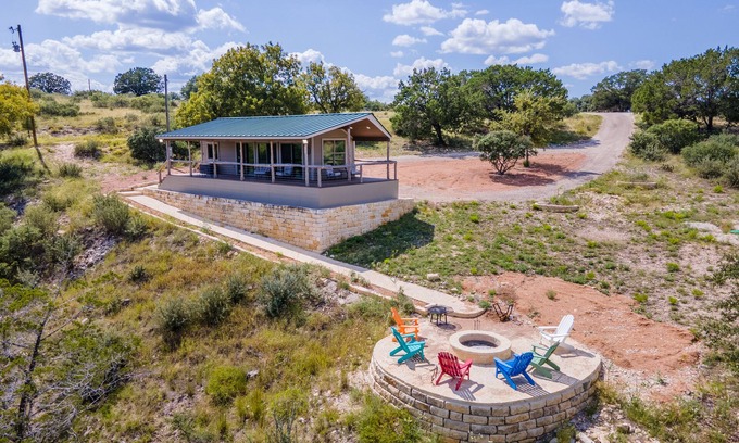 Ingram Cabin | Couples Retreat Lakeside