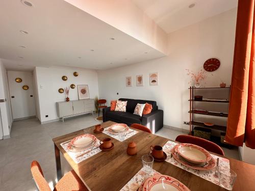 Roquebrune-Cap-Martin Apartment | Courts & Coasts few steps from Tennis courts, Country Club and Montecarlo Beach
