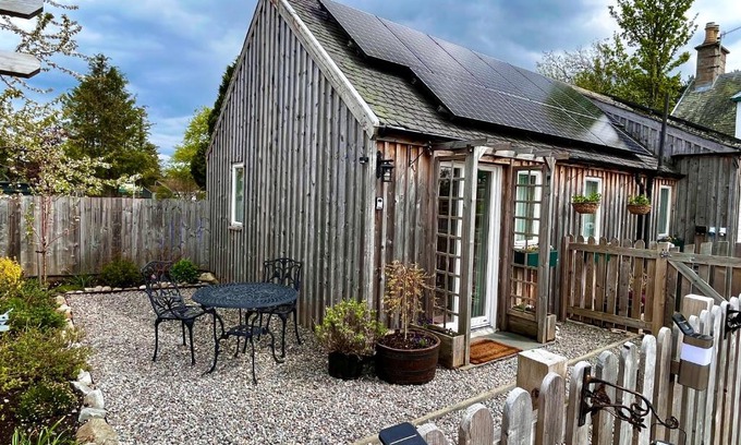 Grantown-on-Spey House | Courtyard Bothy