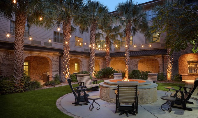 Mount Pleasant Hotel | Courtyard by Marriott Charleston Mount Pleasant