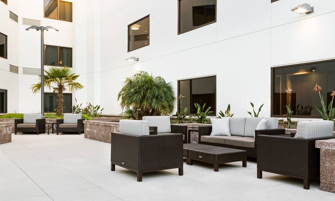 Redwood City Hotel | Courtyard by Marriott Redwood City