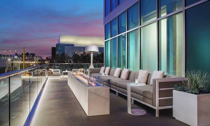 Downtown Hotel | Courtyard by Marriott Santa Monica