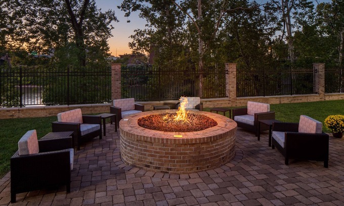 Charleston Hotel | Courtyard by Marriott Charleston Downtown/Civic Center