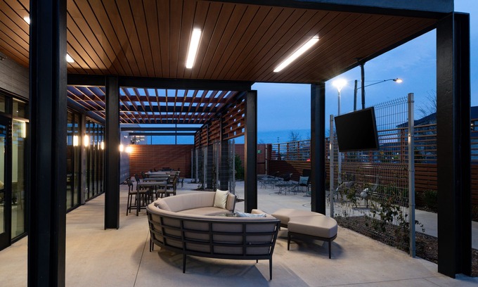 Dixie - Berryhill Hotel | Courtyard by Marriott Charlotte Steele Creek
