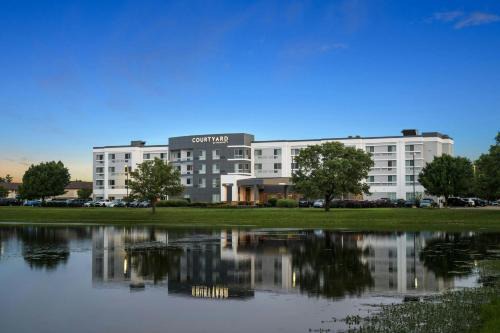 Evansville Hotel | Courtyard by Marriott Evansville East
