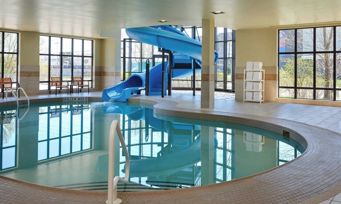 Kingston Hotel | Courtyard by Marriott Kingston Highway 401/Division Street