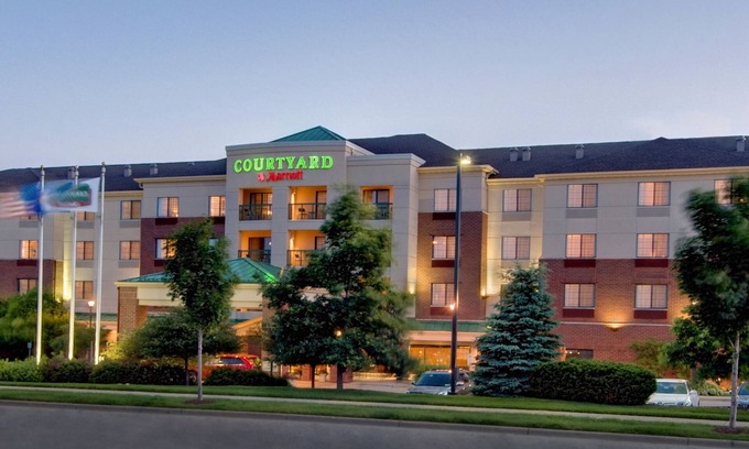 Madison Hotel | Courtyard by Marriott Madison East