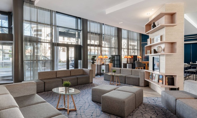 Petit-Colombes Hotel | Courtyard by Marriott Paris La Defense West - Colombes