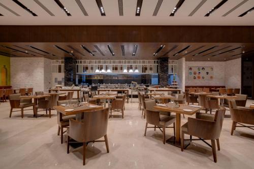 Bhatpore Hotel | Courtyard by Marriott Surat