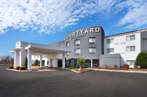 Johnson City Hotel | Courtyard by Marriott Johnson City