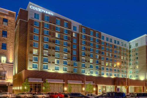 Crossroads Arts District Hotel | Courtyard by Marriott Kansas City Downtown/Convention Center