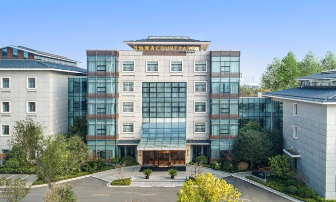 Bin Hu District Hotel | Courtyard by Marriott Wuxi Lihu Lake