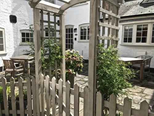 New Forest District House | Courtyard Cottages Lymington, 2 Adults only