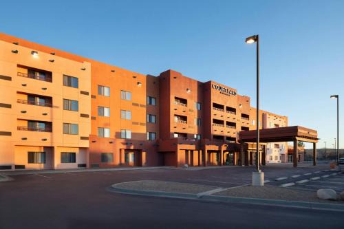 Farmington Hotel | Courtyard Farmington