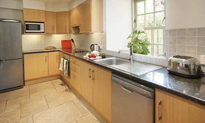 Kelso House | Courtyard House is a restored wing of a large Victorian Farmhouse and sleeps six within a rural loca