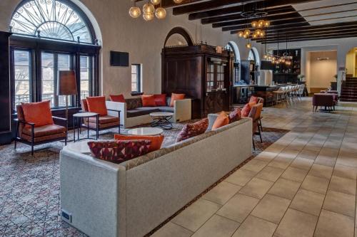 Country Club Plaza Area Hotel | Courtyard Kansas City Country Club Plaza