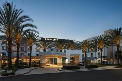 Harbor Hotel | Courtyard Long Beach Airport