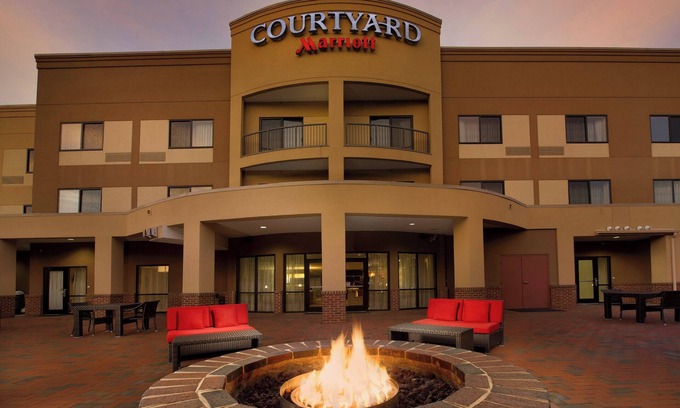 Waldorf Hotel | Courtyard Marriott Waldorf