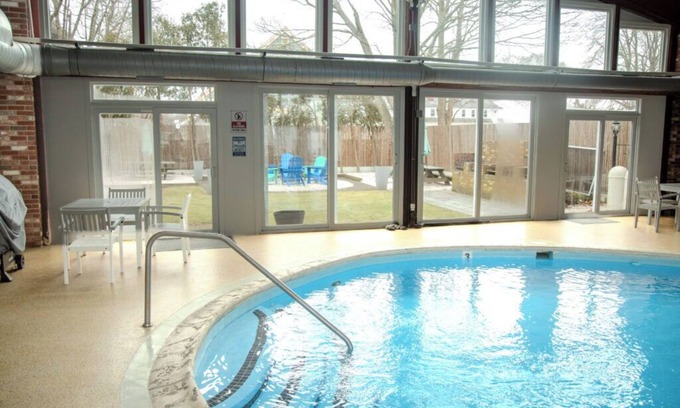 Hyannis Hotel | Courtyard Resort