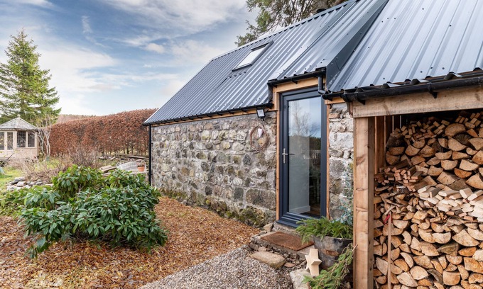 Strathdon House | Couthie Cooshed in the Cairngorms