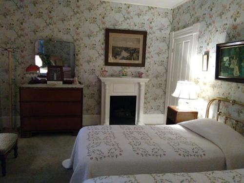 Websterville Bed & Breakfast | Couture Farm at Millstone Hill