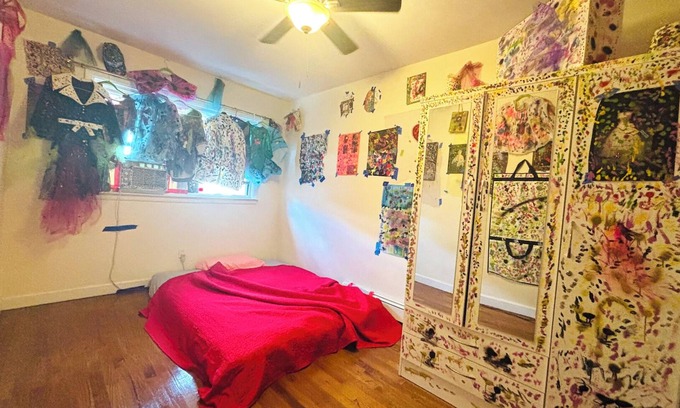 North Bergen Apartment | Couture Room in West NY, Close to New York City