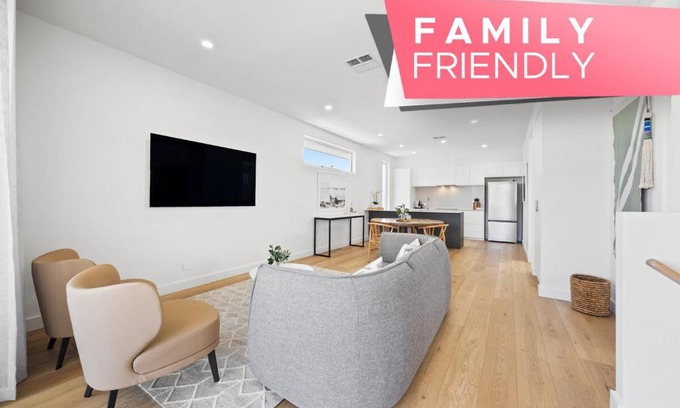 Glenelg North Apartment | Cove at Palmstone - 2BR, Parking, Wifi