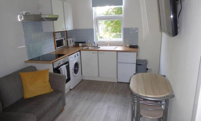 Largs Apartment | Cove Bayn1 bed Apartment nClose to Beach Front
