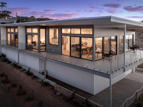 Penneshaw Apartment | Cove Landing Marina Apartments CL03-Apt:2,3 Sleeps 8