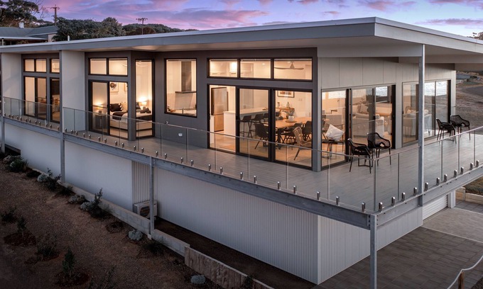 Penneshaw Apartment | Cove Landing Marina Apartments 2&3 Sleeps 8