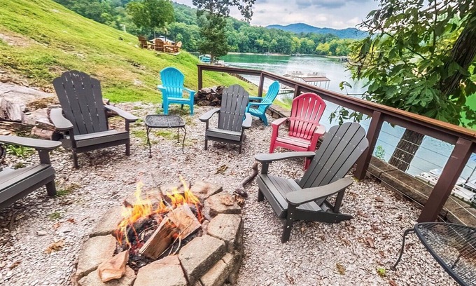 Maynardville House | Cove Manor - Lake front with Dock