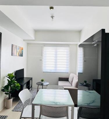Santa Mesa House | Covent Garden Condominium
