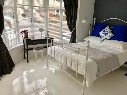 Lyme Regis Apartment | Coverdale