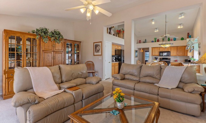 Gilbert House | Covered Patio, Lava Rock Gas Fire Pit, Near Spring Training, Golf, Hiking & Biking; 30 Day Min Stay