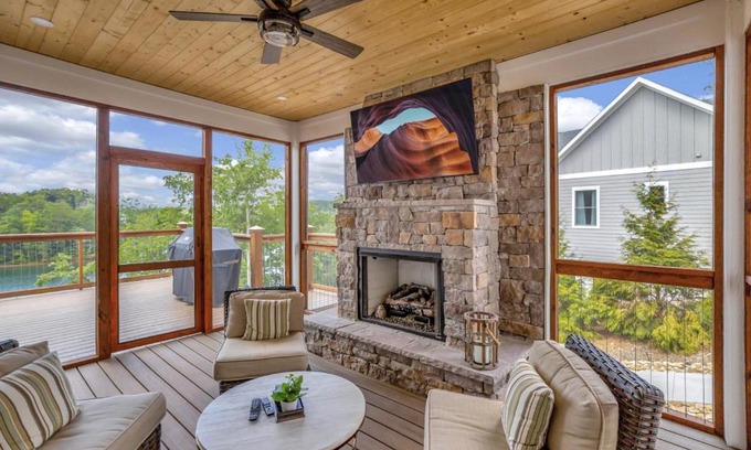 Six Mile House | Coveside Lane