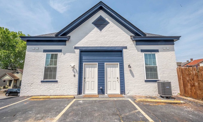Covington Condo | Covington Charm 202 S