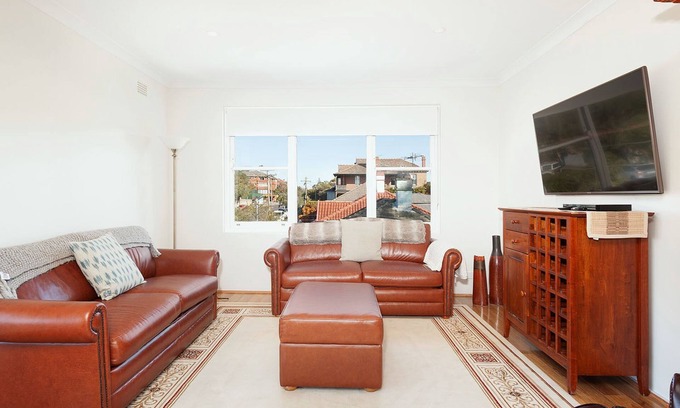 Randwick Apartment | Cowper Apartment -Close to Beach and City