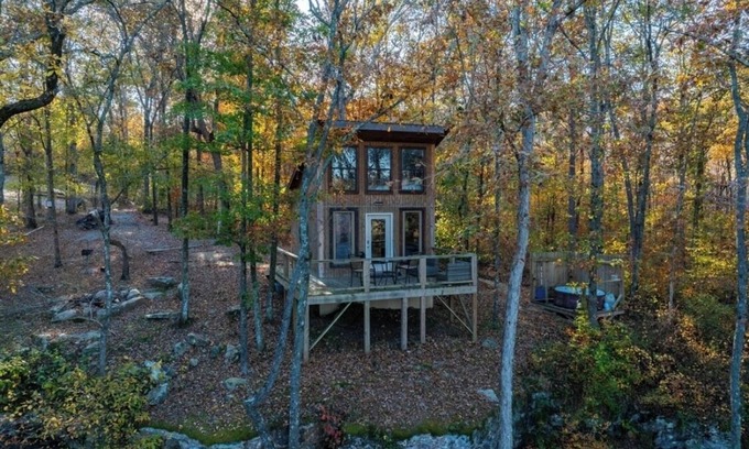 Albertville Cabin | Coyote's Treehouse With Hot Tub