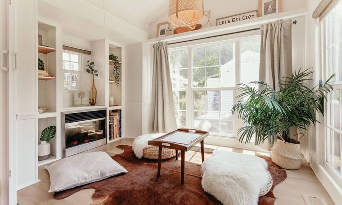 Lindell Beach House | Coziest Cultus Tiny Home 2min Drive to Lake!